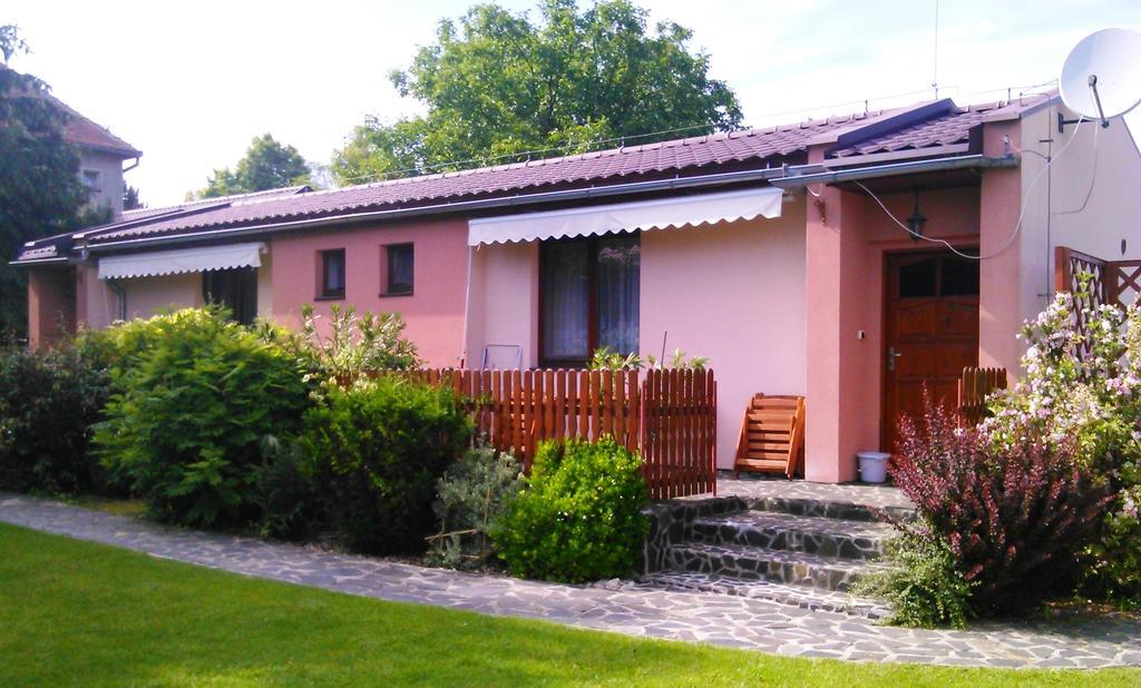 Bungalovy Natura Trávnica Camera foto